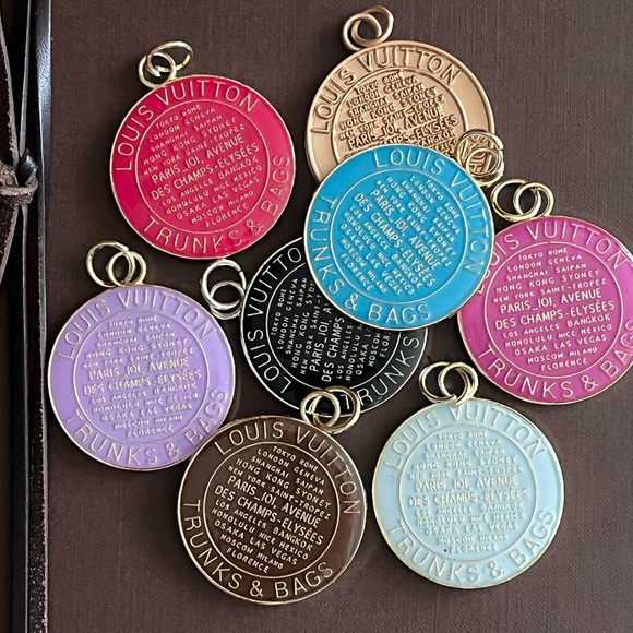 Louis Vuitton Trunks and Bags Charm - Picture 5 of 5